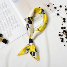 Load image into Gallery viewer, Elegant Floral Spring Summer Foulards