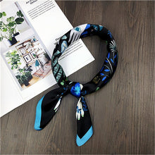 Load image into Gallery viewer, Striped  Print Silk Foulard