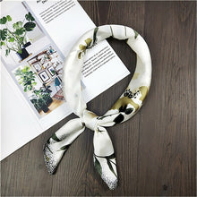 Load image into Gallery viewer, Striped  Print Silk Foulard