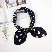Load image into Gallery viewer, Flower Prints Silk Foulard