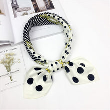 Load image into Gallery viewer, Flower Prints Silk Foulard