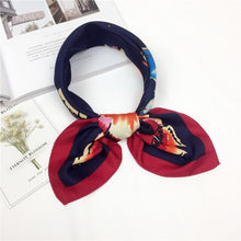 Load image into Gallery viewer, Flower Prints Silk Foulard