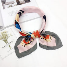 Load image into Gallery viewer, Flower Prints Silk Foulard