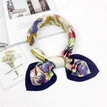 Load image into Gallery viewer, Flower Prints Silk Foulard