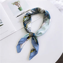 Load image into Gallery viewer, Striped  Print Silk Foulard