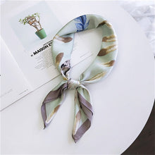 Load image into Gallery viewer, Striped  Print Silk Foulard