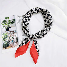 Load image into Gallery viewer, Striped  Print Silk Foulard