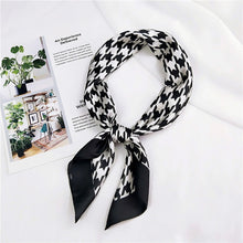 Load image into Gallery viewer, Striped  Print Silk Foulard