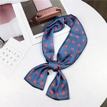 Load image into Gallery viewer, Print Many Heart Design Silk Foulard