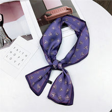 Load image into Gallery viewer, Print Many Heart Design Silk Foulard